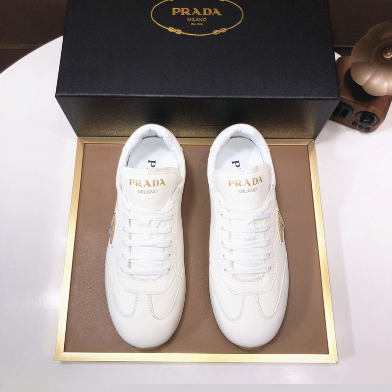 Pra*a casual shoes